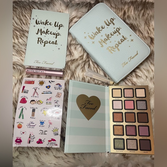Too Faced Other - Too Faced Pretty Little Planner Best Year Ever Eyeshadow set. Holiday limited ed